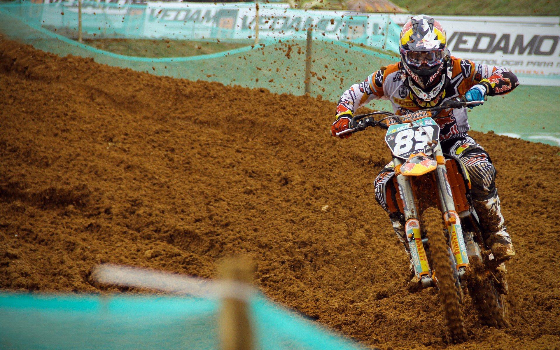 沙欣展望德甲新赛季,法兰克福首战考验严峻,多特蒙德需全力备战