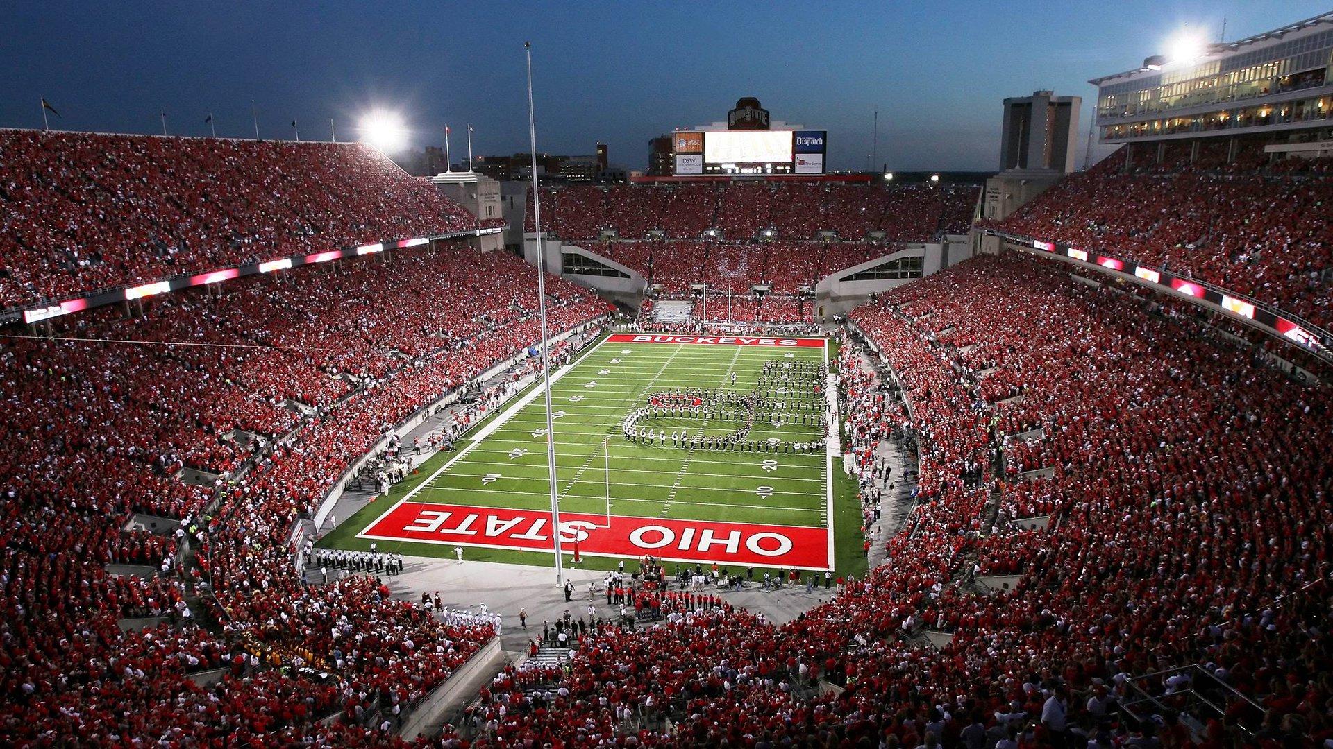 赛场花絮引爆网络!开拓者官推神操作抢镜,卡戴珊互动成比赛另类焦点