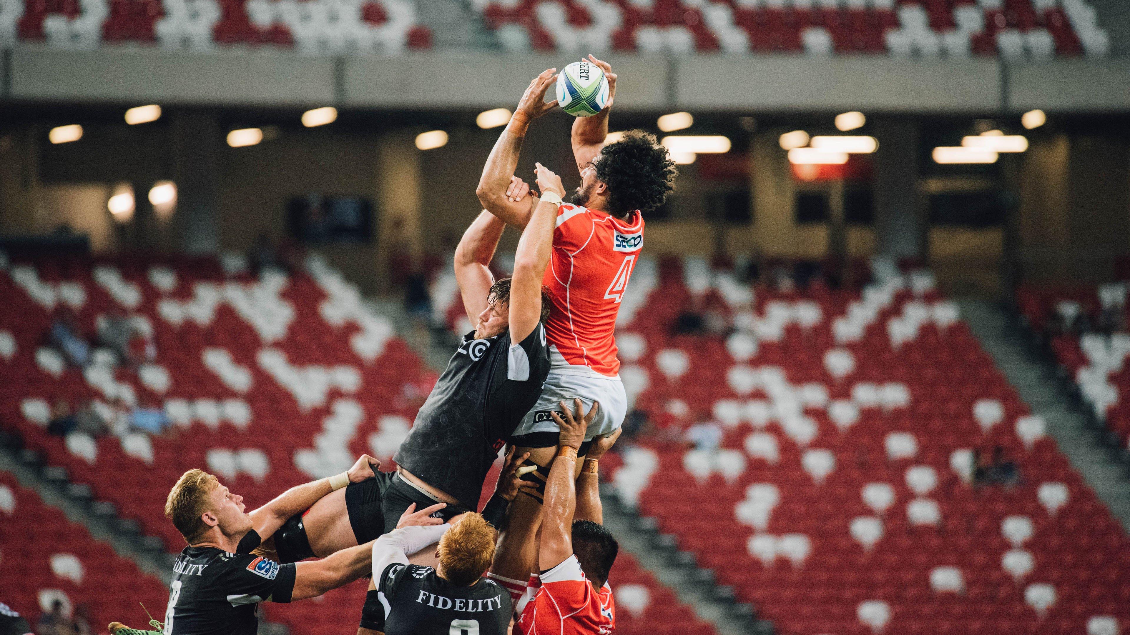 全城沸腾!勇士夺冠巡游席卷奥克兰,万人空巷共铸金色荣耀